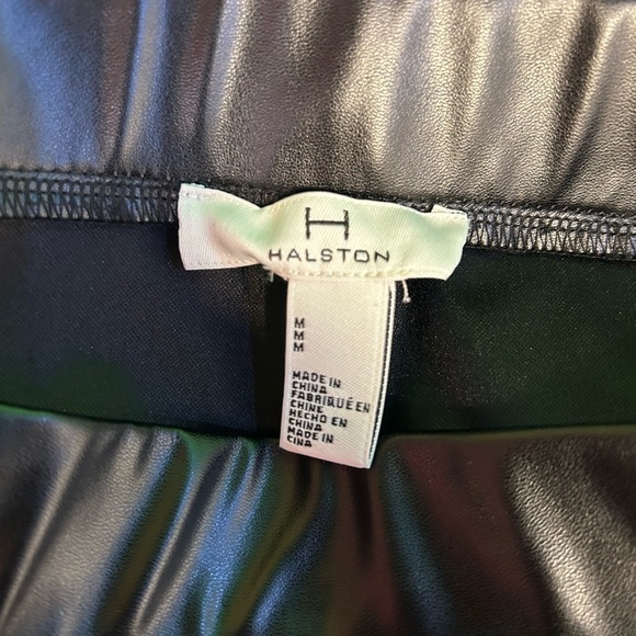 Halston Straight Leg Black Pleather Pants Size M - Picture 6 of 6